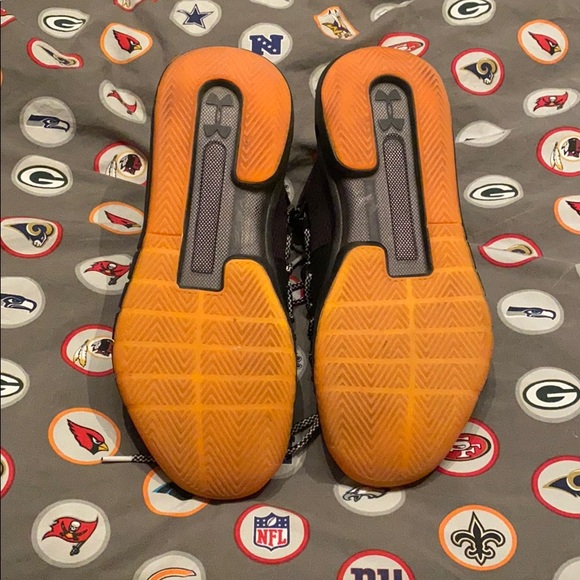 Under Armour Basketball Shoes so 10 - Picture 4 of 5